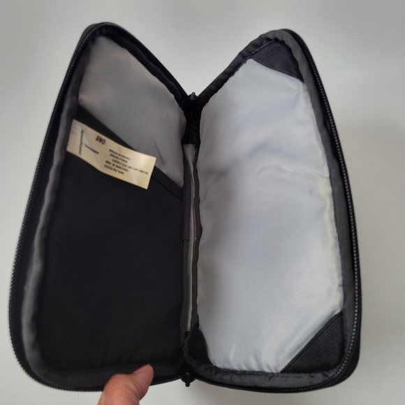 Patagonia Padded mini iPad book case. - Picture 5 of 9